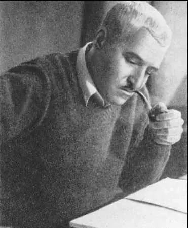 К М Симонов Печатался с 1934 г В 1938 г окончил Литературный инт им М - фото 470