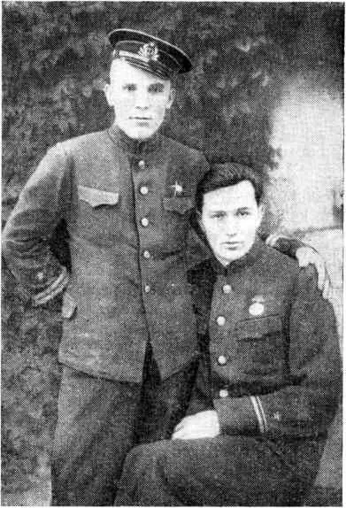 Старший лейтенант Андрей Теличко и лейтенант Саркис Адамов 1942 год - фото 3