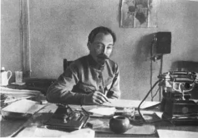 Ф Э Дзержинский нарком путей сообщения в рабочем кабинете 1921 г Ф Э - фото 21