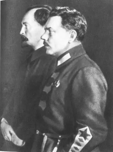 Ф Э Дзержинский и К Е Ворошилов у гроба В И Ленина Январь 1924 г Ф - фото 25