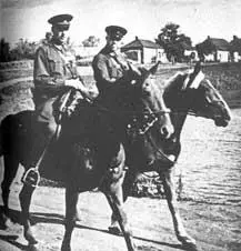 Комдив К К Рокоссовский и комполка Г К Жуков 1930 г Между прочим в свое - фото 52
