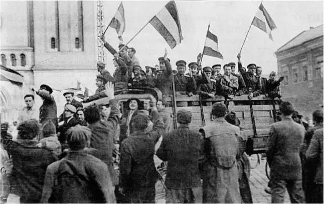 Регулярная часть Венгерской народной армии переходит на сторону повстанцев 26 - фото 8