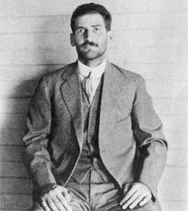 Один из лидеров мятежа 19231924 гг генерал Фортунато Майкотте В целом беда де - фото 33