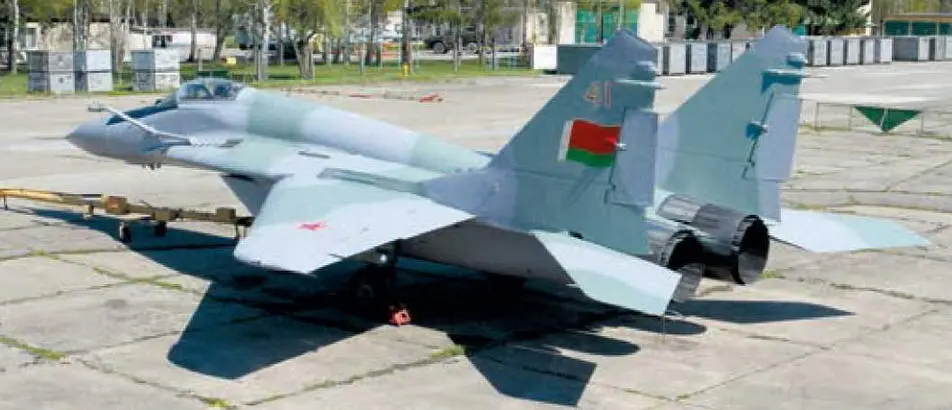 По итогам 2005 учебного года 61 иаб заняла 1е место среди частей Западного - фото 57