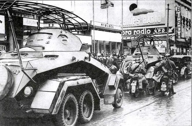Бронеавтомобили SdKfz2326Rad в Праге 15 марта 1939 года SdKfz263Fu - фото 29