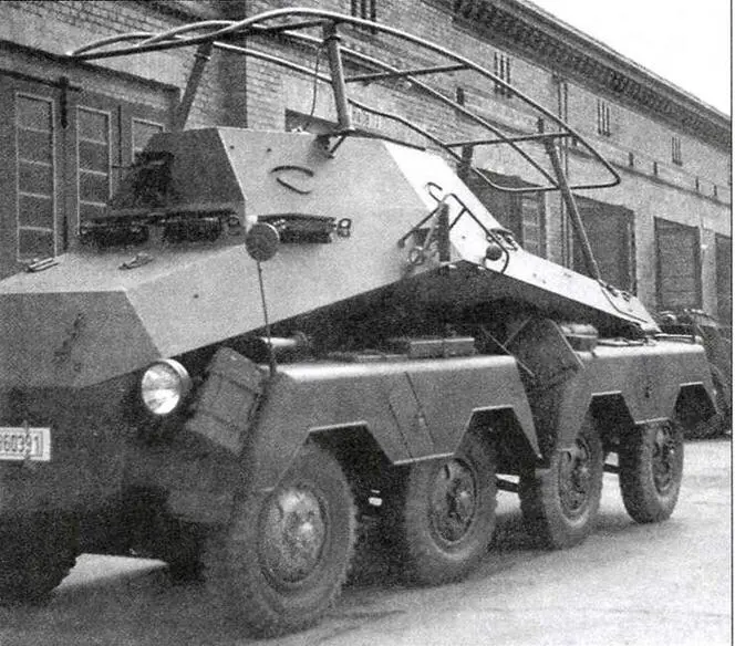 Новенький SdKfz263 во дворе завода в Эльбинге История его создания такова - фото 38