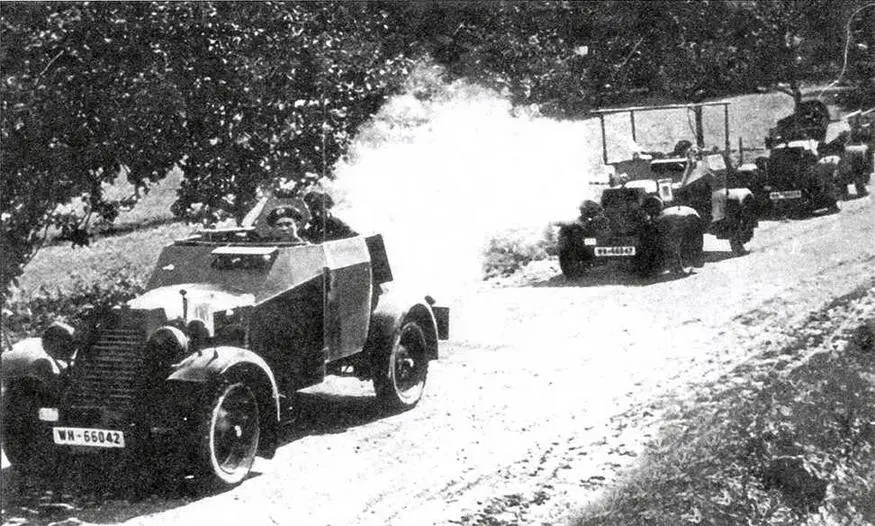 Бронеавтомобили Kfz13 и Kfz14 второй в колонне на маневрах Вермахта 1936 - фото 8