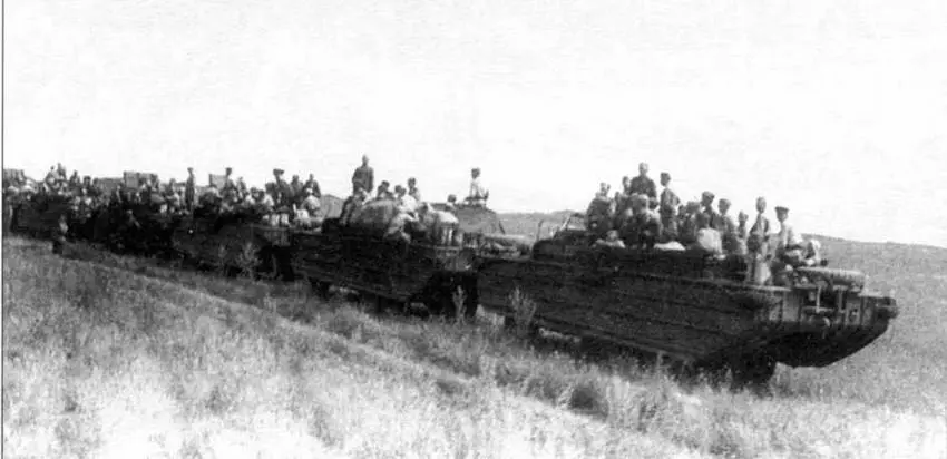 Автомобили амфибии GMC DUKW в степях Маньчжурии Август 1945 года Амфибии GMC - фото 119