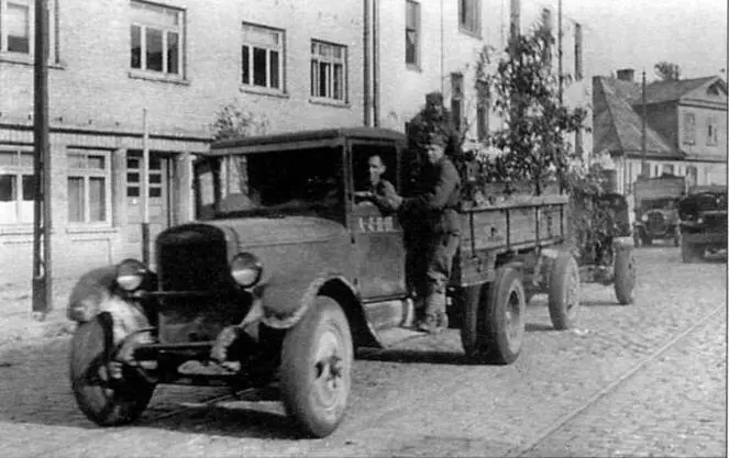 Автомобиль ЗИС5 буксирующий 76мм пушку Ф22УСВ с передком Рига 1944 год - фото 54