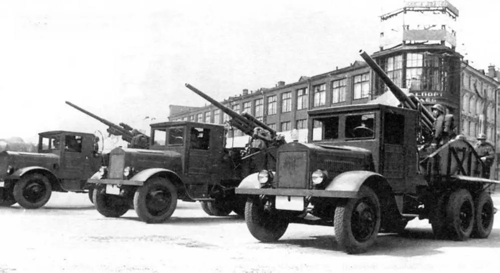 Самоходные зенитные установки 29К 76мм зенитные пушки обр1931 г на шасси - фото 71