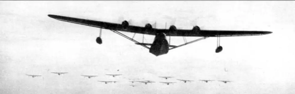 Летающая лодка Н6К во время морского парада 11 октября 1940 г Характерной - фото 28