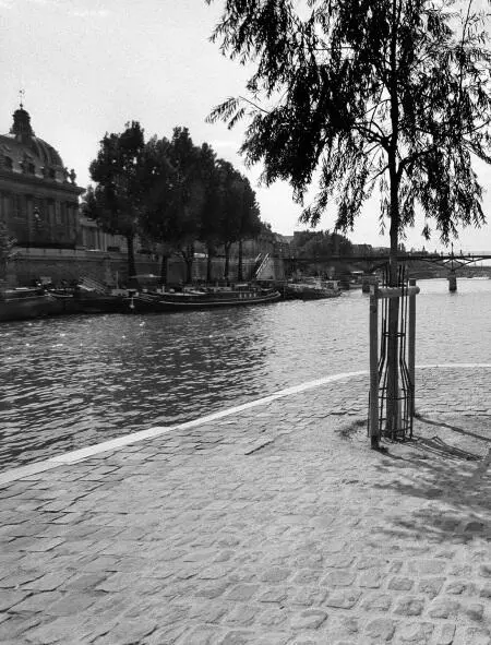 la flamme La flamme dantan soutient mon discours daujourdhui Le pont le - фото 47
