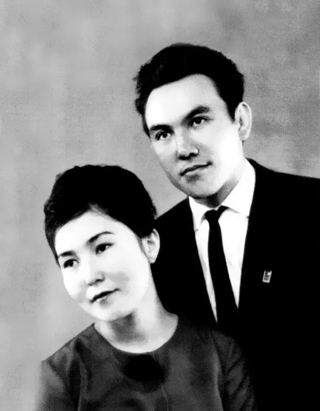 Супруги Назарбаевы г Темиртау 1960е гг Комсомольские свадьбы появились в - фото 35