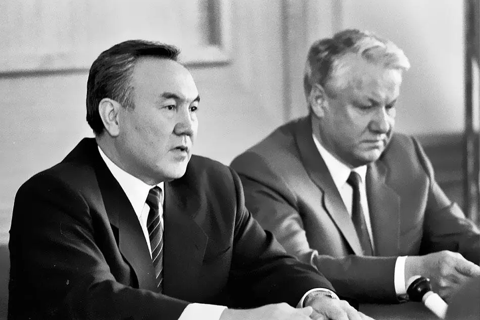 Н А Назарбаев и Б Н Ельцин Впоследствии он неоднократно возвращался к этому - фото 45