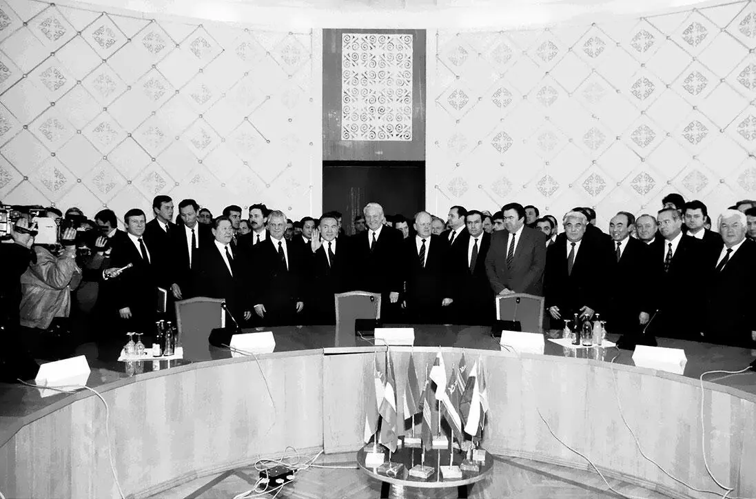 Образование Содружества Независимых Государств 21 декабря 1991 г г АлмаАта - фото 56