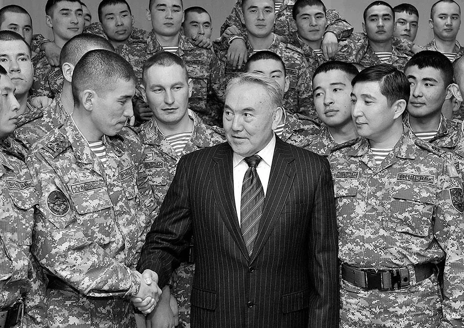 С военнослужащими Национальной гвардии В декабре 2004 года ОДКБ получила статус - фото 88