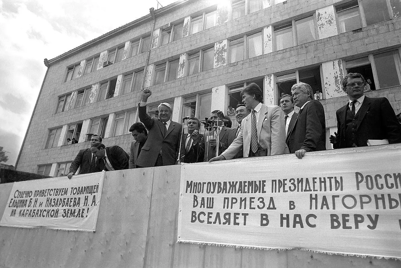 Поездка президента РФ Бориса Ельцина и президента Казахстана Нурсултана - фото 97