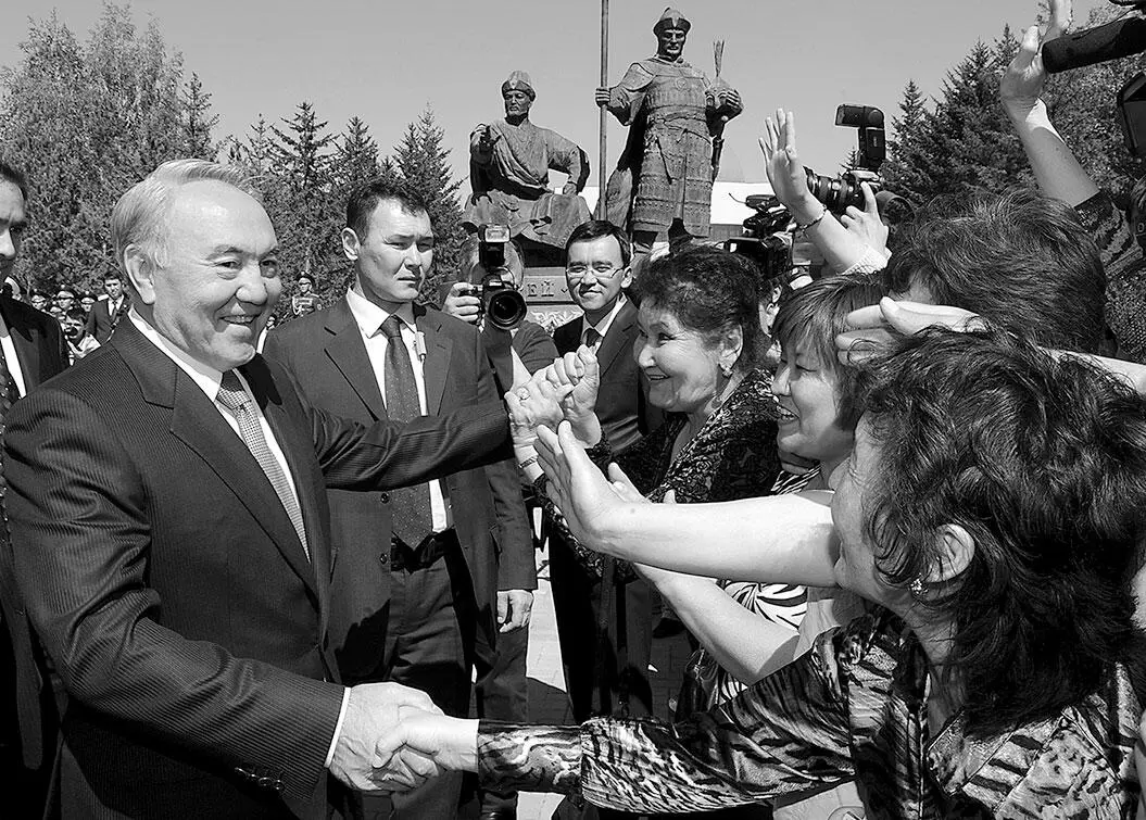 Открытие памятника основателям Казахского ханства 1 июня 2010 г г Астана - фото 102