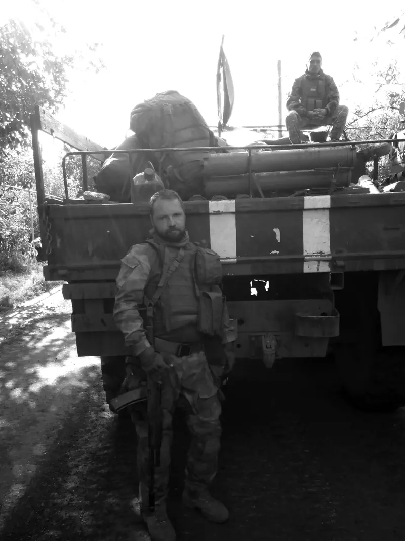 Фото по приезду в Петровское В кузове урала 72й бригады у меня под ногами - фото 13