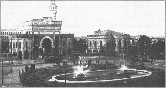 Стамбул до войны Площадь Баязет Осенью 1941 года Наум Эйтингон а также - фото 63