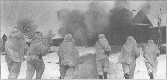 ОМСБОН атакует 1941 г Николай Кузнецов родился в 1911 г в Сибири в селе - фото 92