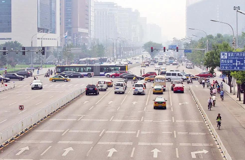 Подражая Западу Пекин старается делать все для людей В городе много дорог и - фото 8