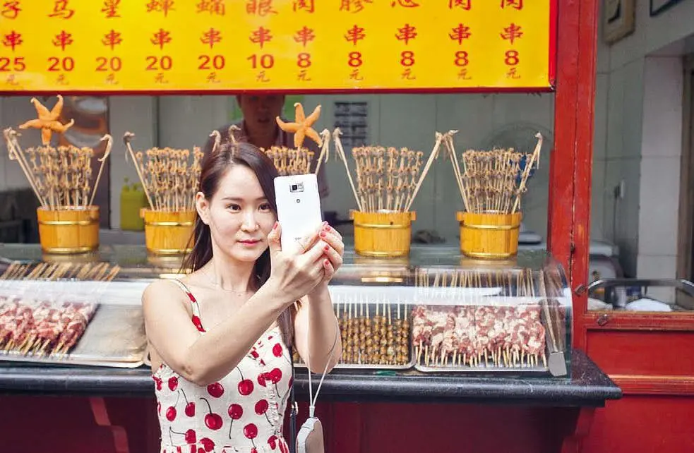 Жареные жуки и скорпионы больше забава для туристов чем еда для пекинцев - фото 10