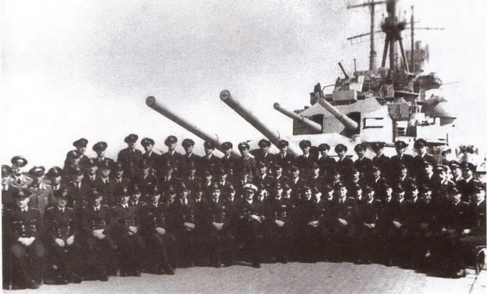 Группа фельдфебелей на палубе Принца Ойгена 1944 г Модернизации Адмирал - фото 74