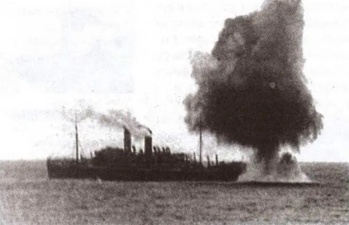 Транспорт Орама под огнем Адмирала Хиппера 7 июня 1940 г Адмирал - фото 95