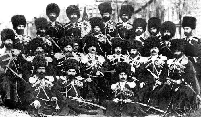 Группа кавказских казачьих офицеров 1860е гг Битва с чеченцами под - фото 14