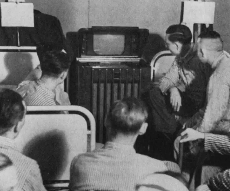 Телевизионный приемник в военном госпитале Фото 1941 года Начавшаяся Вторая - фото 160