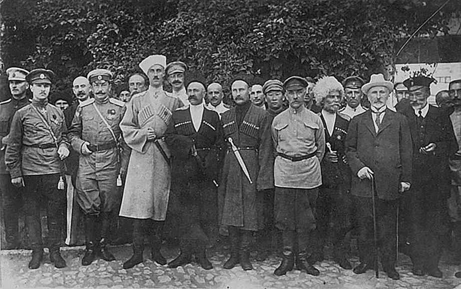 П Н Врангель с соратниками и сослуживцами Севастополь 1920 г Генерал - фото 2