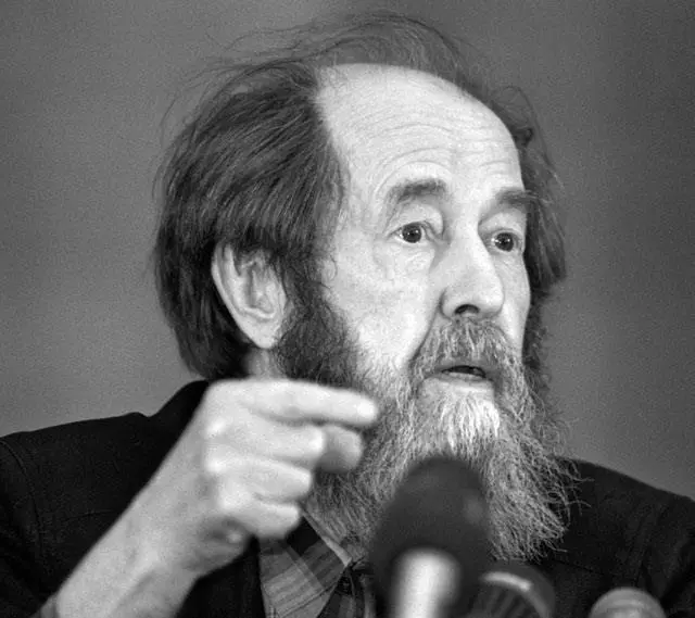 Александр Исаевич Солженицын публицист поэт писатель общественный и - фото 41