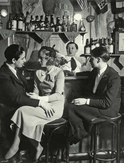 Завсегдатаи парижского клуба Monocle Фотография начала 1930х годов Частная - фото 70