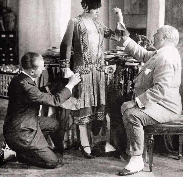 Примерка у Поля Пуаре Фотография Б Липницкого1925 год Фонд А А - фото 176