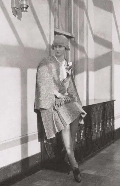 Модель в твидовом костюме от Chanel Журнал Vogue Paris 1927 Национальная - фото 206