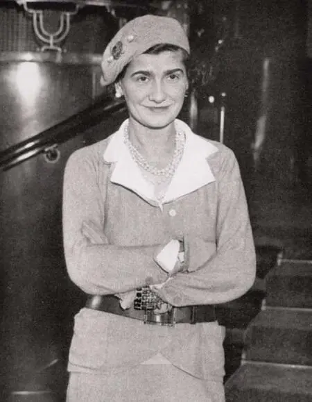 Габриэль Шанель позирует в костюме из джерси Фототипия 1932 Архив О А - фото 208