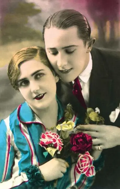 Флиртующая сладкая парочка1920х годов Раскрашенная фотооткрытка Архив О А - фото 269