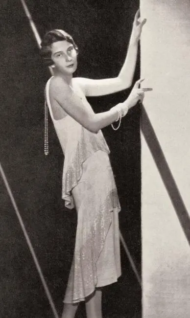 Натали Палей в вечернем платье от Люсьена Делонга Журнал Femina 1928 Архив - фото 272