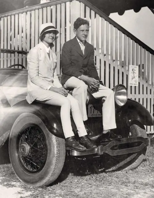 Американские дети на капоте семейного авто 1927 год Архив О А Хорошиловой - фото 416