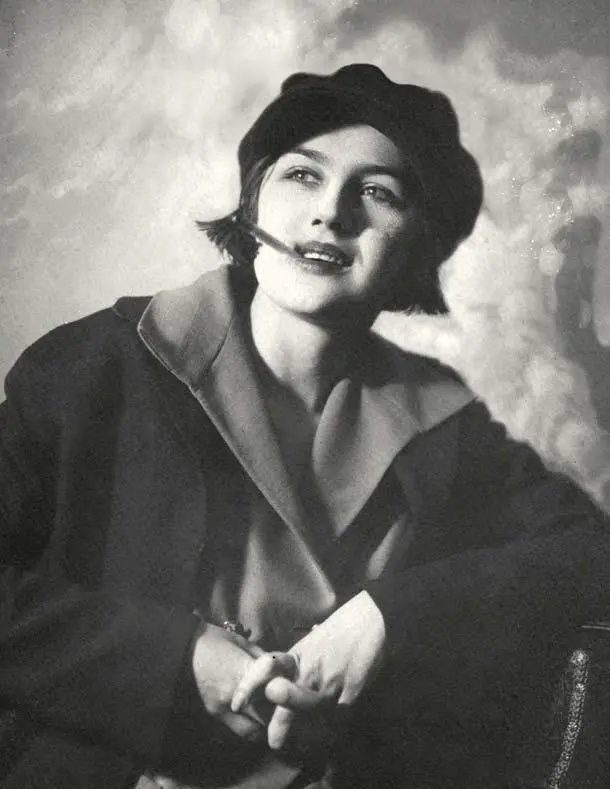 Эффектная дама возможно актриса в образе апаша Ташкент 1927 Архив О А - фото 611