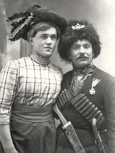 Русские травести Конец 1910х годов Архив О А Хорошиловой Два молодых - фото 614