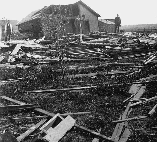 После урагана Ирвинг Арканзас 1879 г Причем Ирвинг оказался не - фото 29