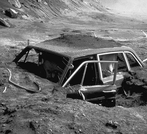 Следы извержения в СентХеленсе Вашингтон 18 мая 1980 г Слияние воды с - фото 68