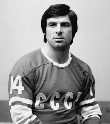 Валерий Харламов В 1977 г в составе ЦСКА Харламов стал семикратным чемпионом - фото 214