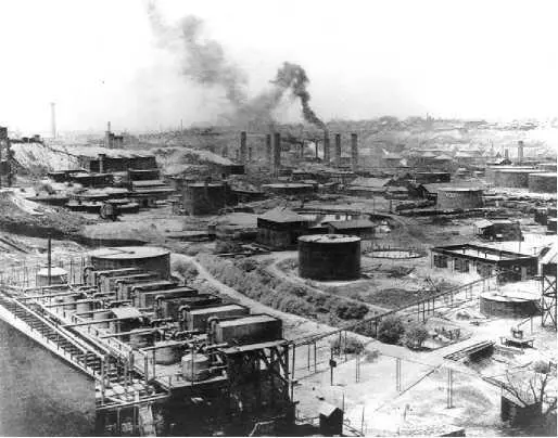 Нефтеперегонный завод Рокфеллера 1899 Кливленд К началу XX в США обогнали - фото 367
