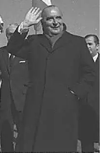Ж Помпиду Разрушительный кризис 19741975 гг остановил стабильный рост - фото 518