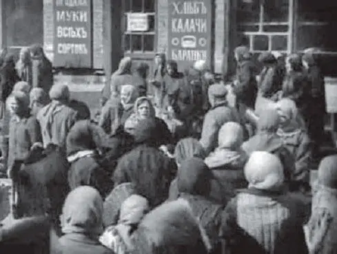 Конец СанктПетербурга фильм Всеволода Пудовкина Соответственно возникают - фото 107