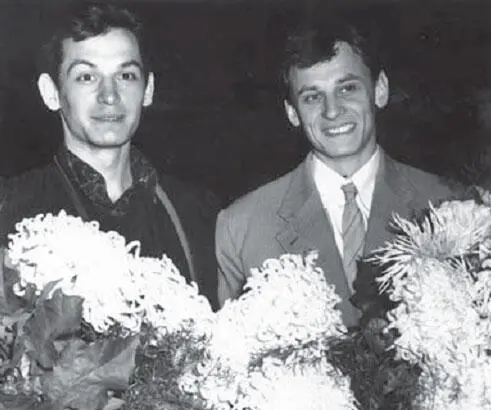 Василий Лановой и Владимир Наумов на премьере фильма Павел Корчагин 1957 - фото 331