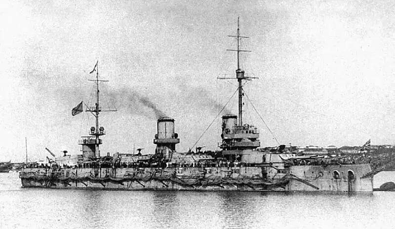 Линейный корабль Императрица Мария 19111916 гг Подошедшие пожарные баркасы - фото 70